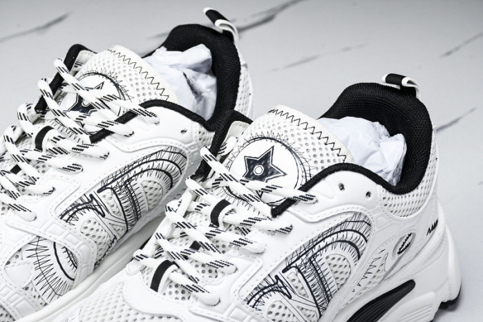 D designer sneaker