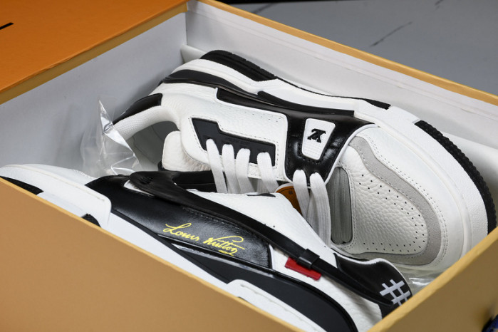L&V SNEAKERS