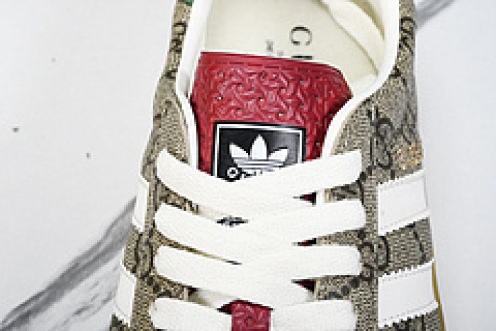 Adidas Sneaker