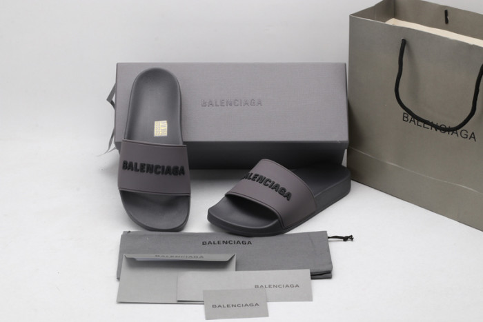 BLEN DESIGNER SLIPPERS