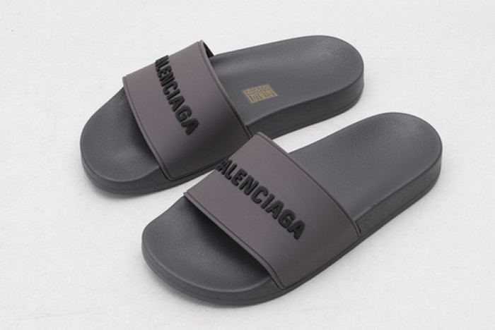 BLEN DESIGNER SLIPPERS
