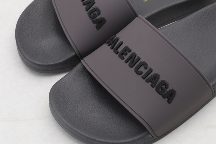 BLEN DESIGNER SLIPPERS