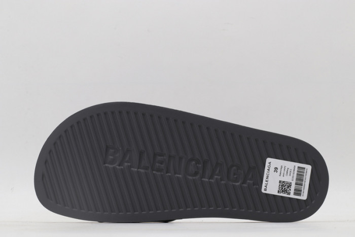 BLEN DESIGNER SLIPPERS