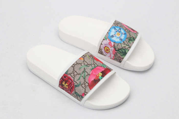 G DESIGNER SLIPPERS