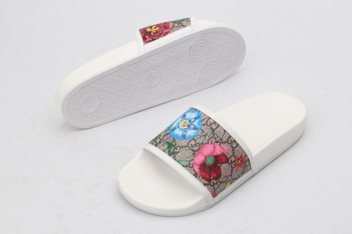 G DESIGNER SLIPPERS