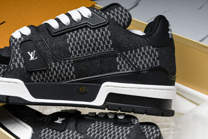 L&V SNEAKERS