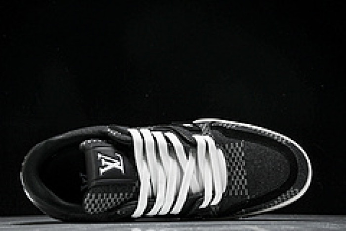 L&V SNEAKERS