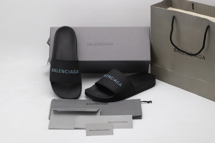 BLEN DESIGNER SLIPPERS