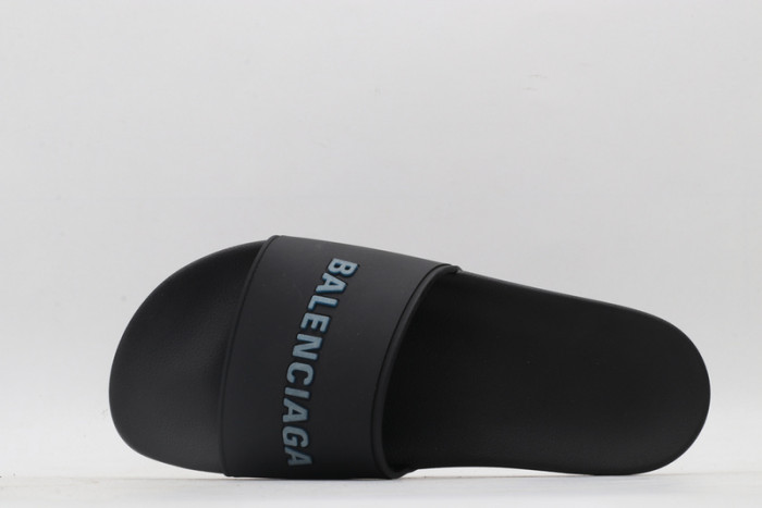 BLEN DESIGNER SLIPPERS