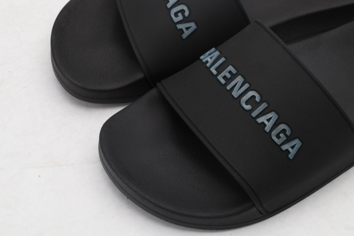 BLEN DESIGNER SLIPPERS