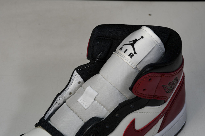 WMNS Air Jordan 1 Mid“Black Toe” BQ6472-160