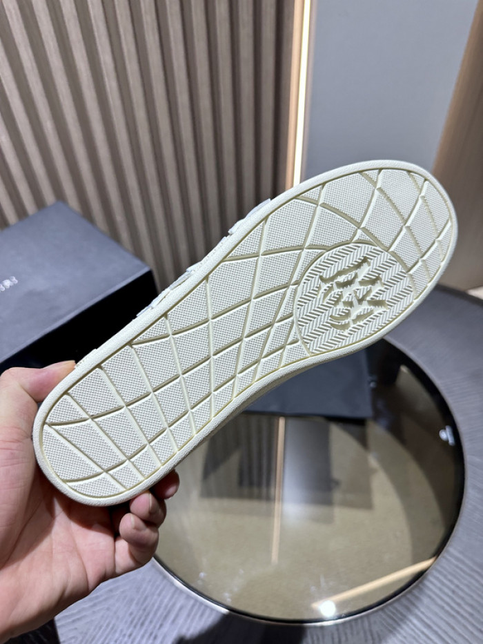 AM1R1 SNEAKERS
