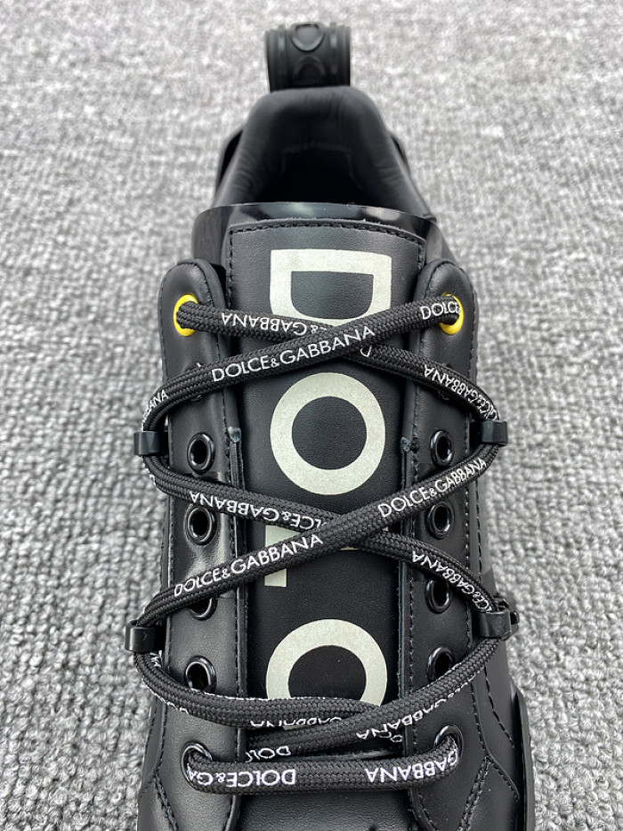 DG sneaker