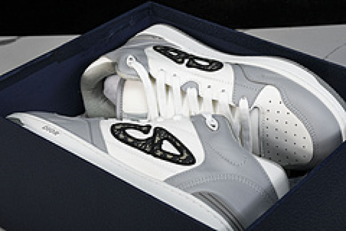 DI*O*R B57 PANKICK