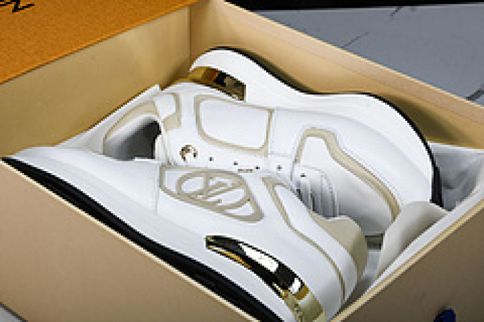 L&V SNEAKERS
