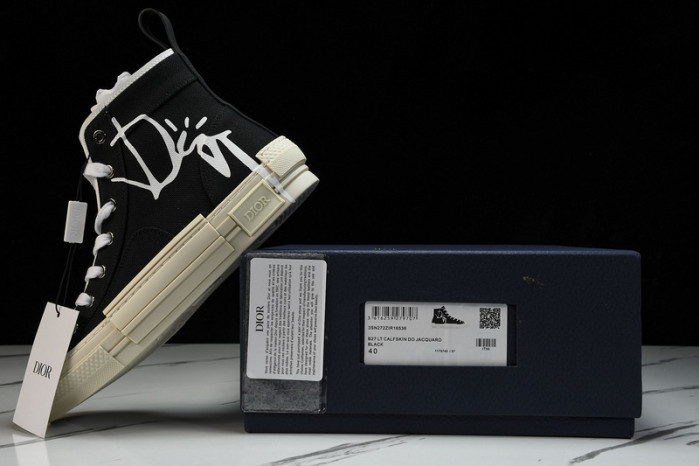 DI*O*R B23 PANKICK