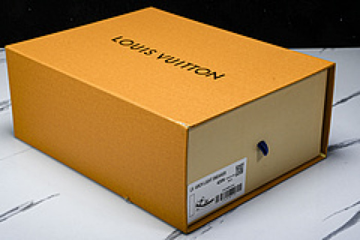 L&V SNEAKERS