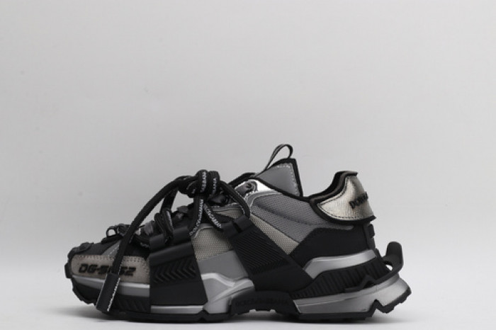 DG sneaker