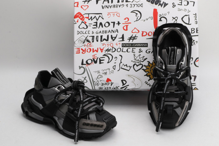 DG sneaker