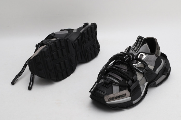 DG sneaker