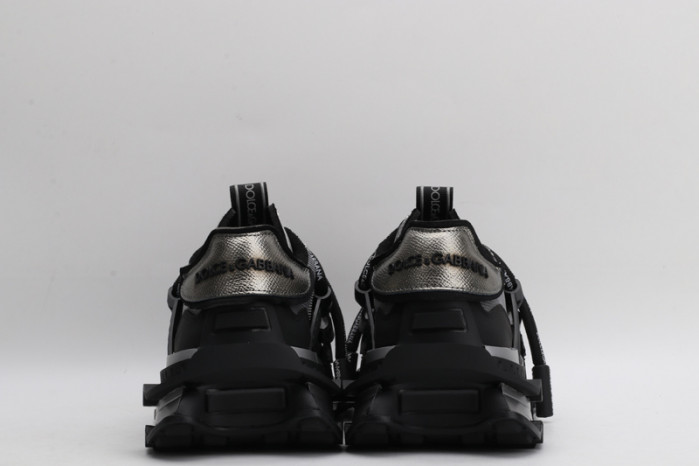 DG sneaker