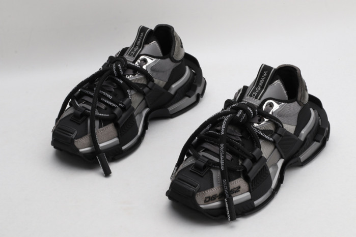 DG sneaker