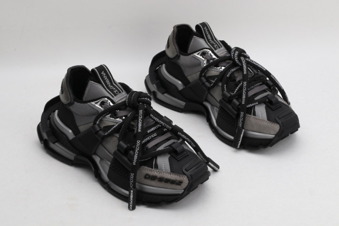 DG sneaker