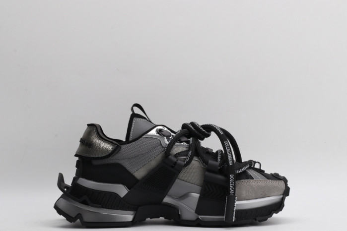 DG sneaker