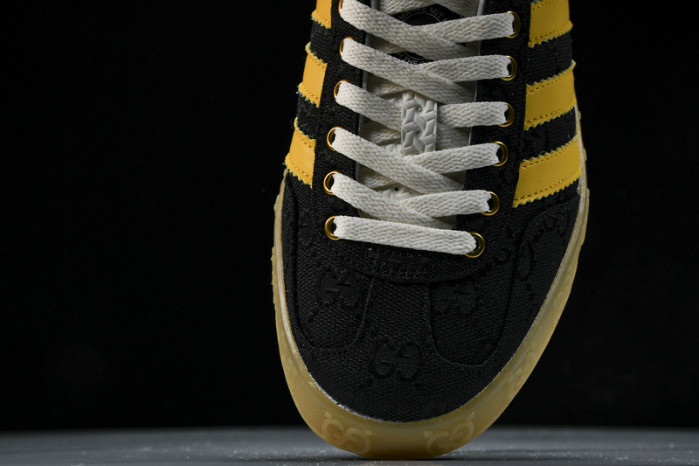 Adidas Sneaker