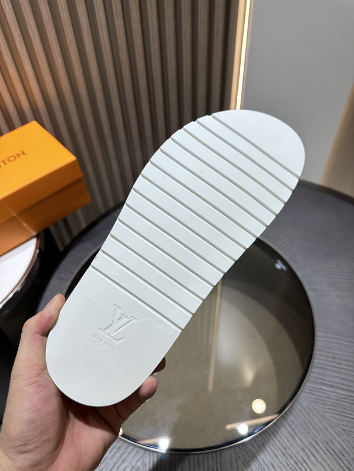 L&V SLIPPERS