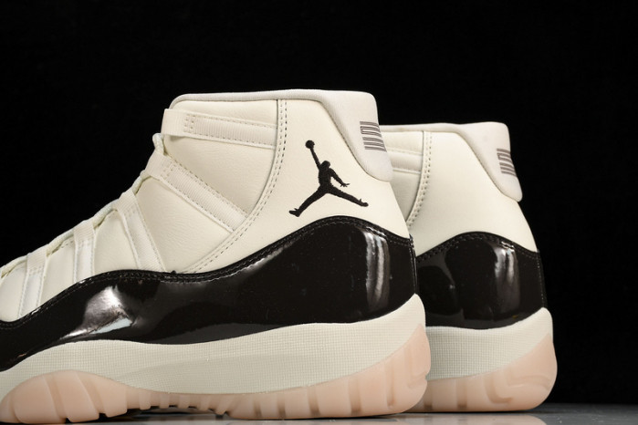 Air Jordan 11 Retro“Neapolitan” AR0715-101