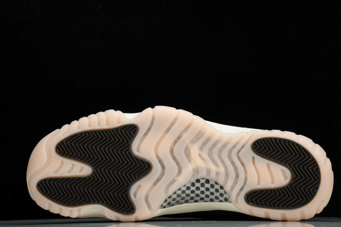 Air Jordan 11 Retro“Neapolitan” AR0715-101