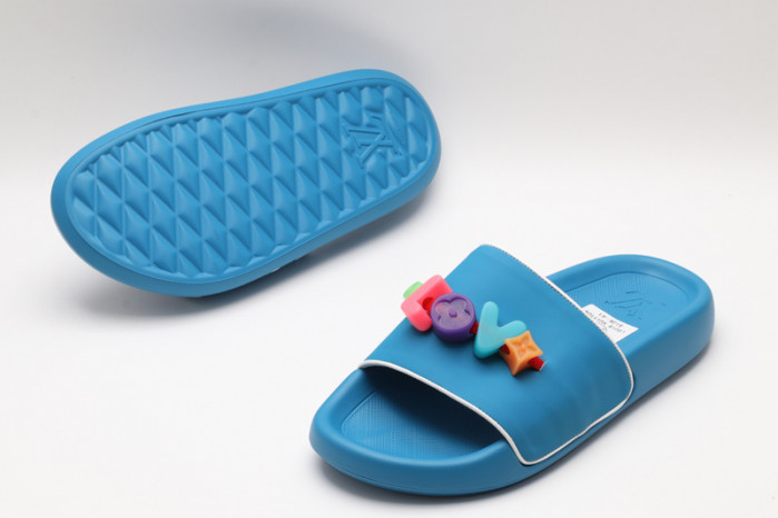 L&V SLIPPERS
