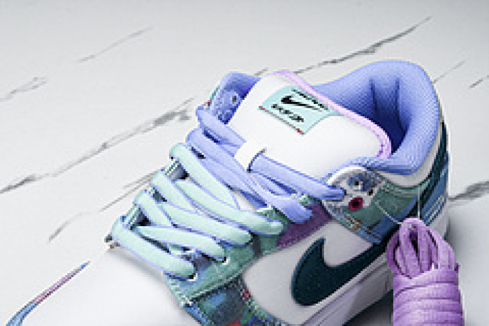 Futura Laboratories x Nike SB Dunk Low HF6061-400