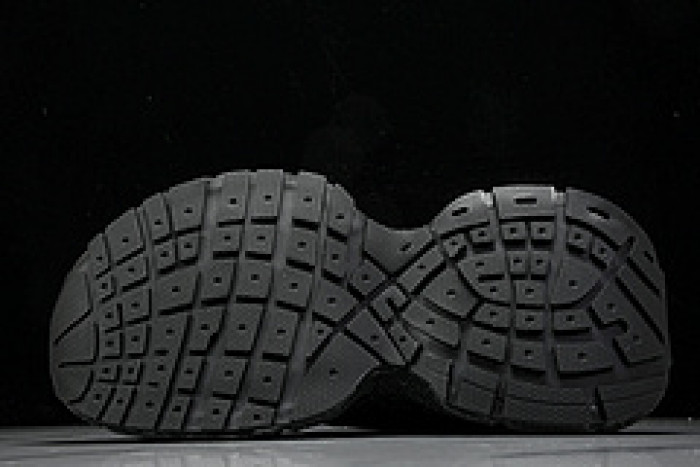 BLEN Runner Sneaker