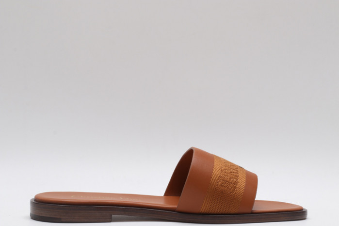 DO DESIGNER SLIPPERS