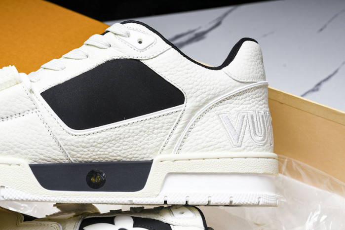 L&V SNEAKERS