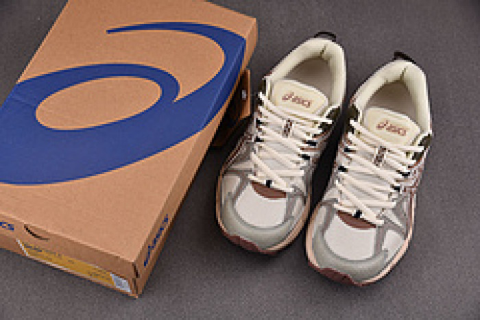 As*ic*ss shoes