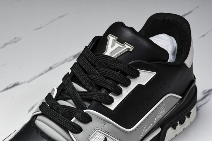 L&V SNEAKERS