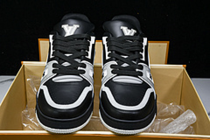 L&V SNEAKERS