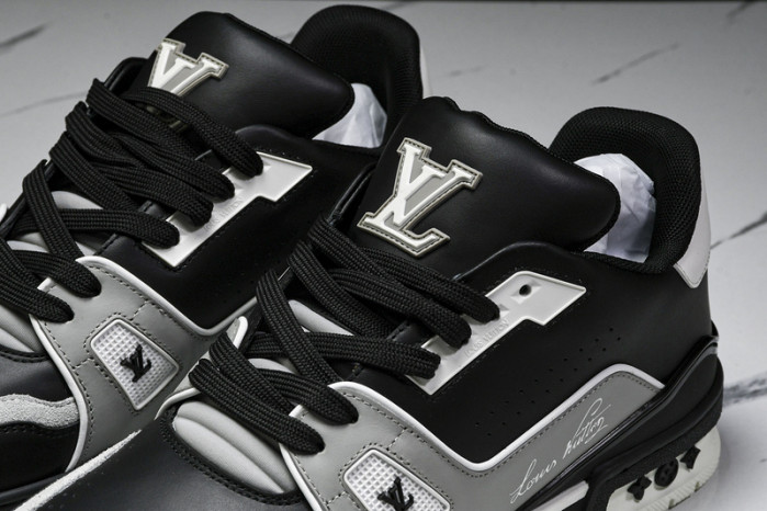 L&V SNEAKERS