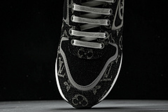 L&V SNEAKERS