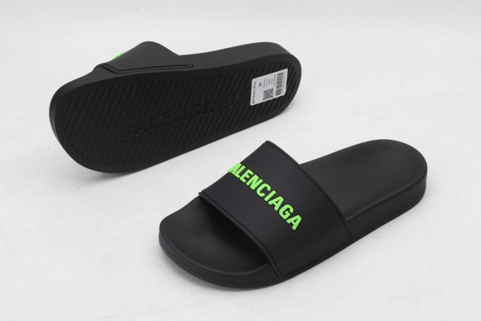 BLEN DESIGNER SLIPPERS