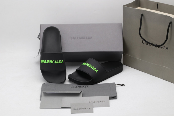 BLEN DESIGNER SLIPPERS