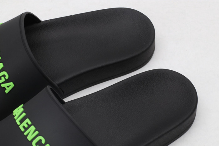 BLEN DESIGNER SLIPPERS