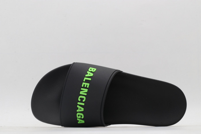 BLEN DESIGNER SLIPPERS