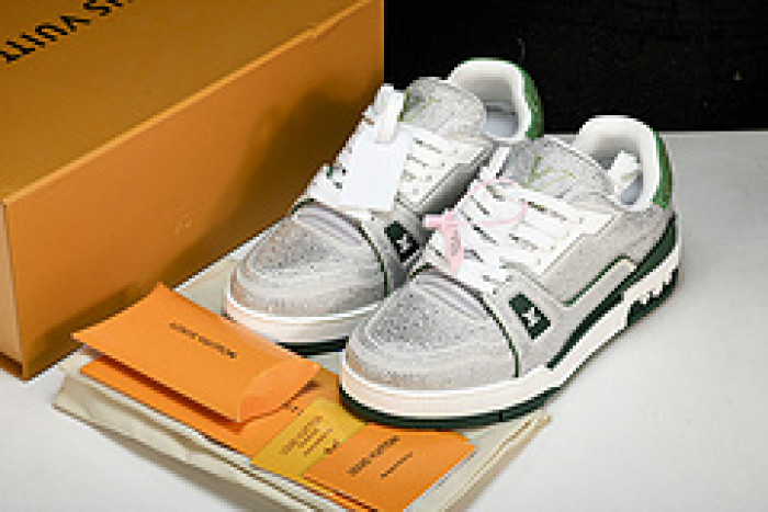L&V SNEAKERS
