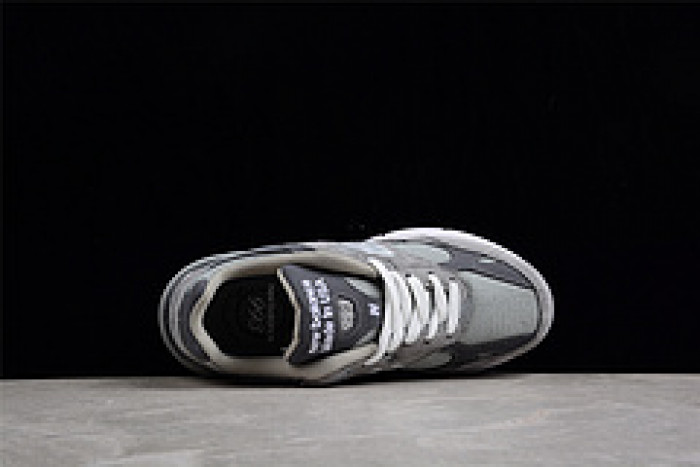New Balance M993