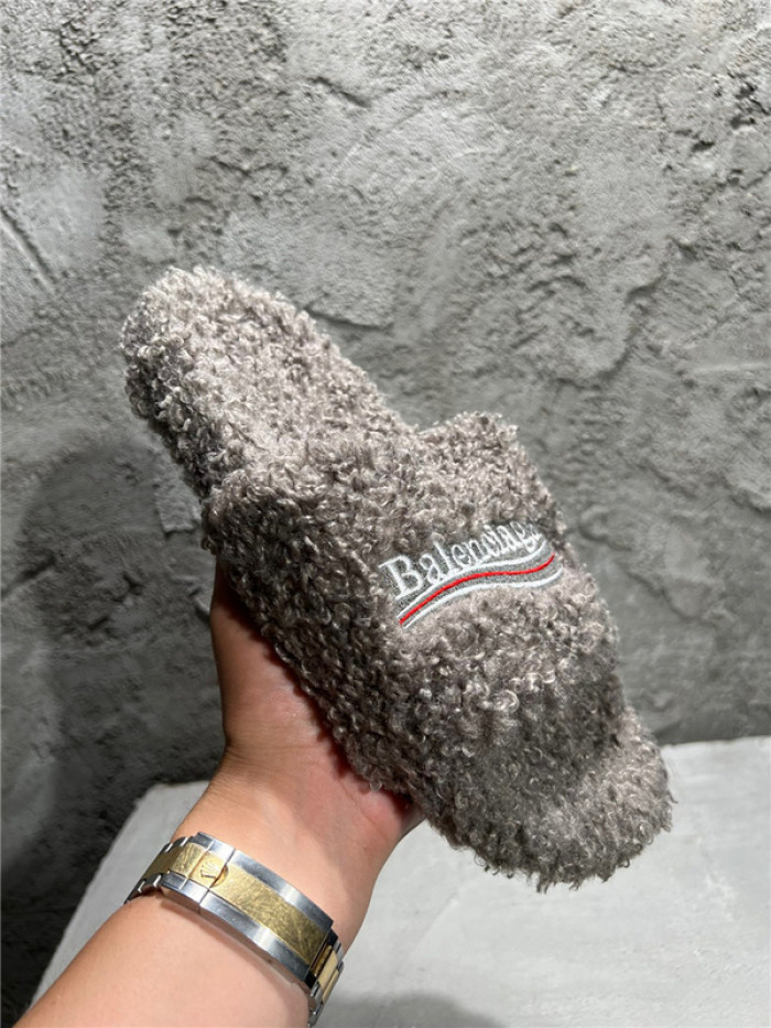 BLEN DESIGNER SLIPPERS