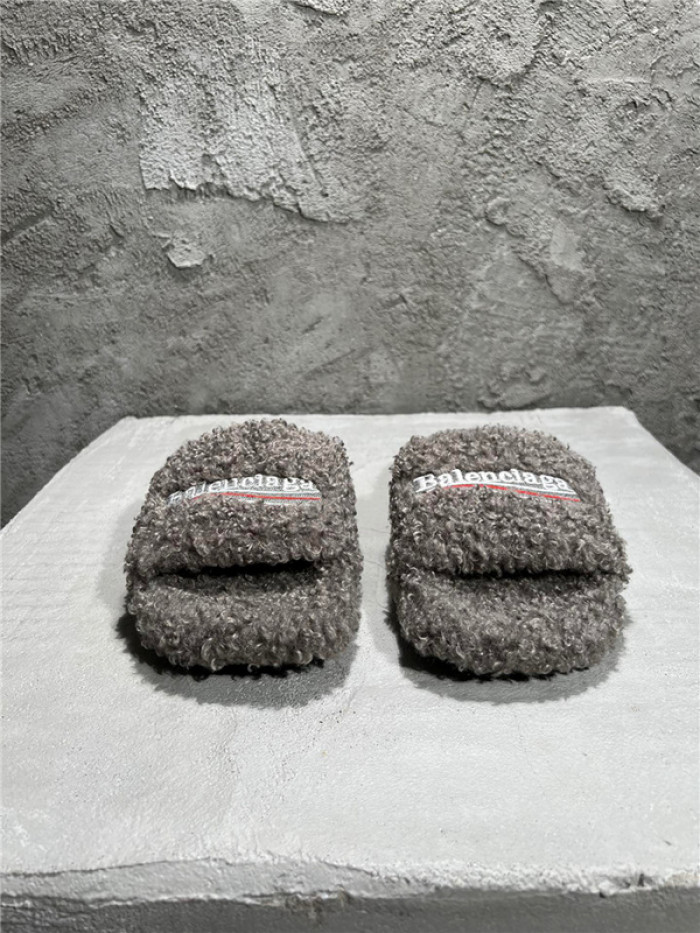 BLEN DESIGNER SLIPPERS